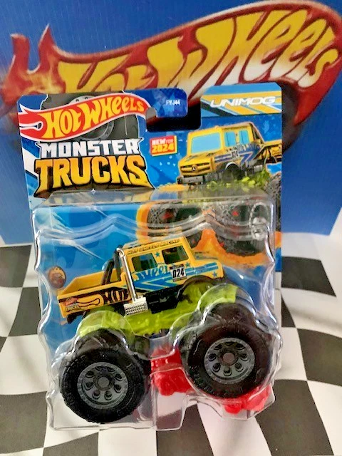 Hot Wheels Monster Jam 2024 Crash Legends 3/6 Unimog YELLOW w/Crushable Car 1/64 - Image 1 of 1