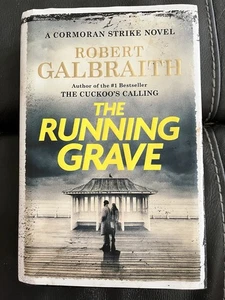 The Running Grave: Cormoran Strike Book 7 by Robert Galbraith Hardback Book The - Foto 1 di 1