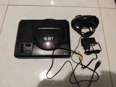 Sega Mega Drive Console Japan HAA-2510 & Controller Japanese NTSC-J Tested - Image 1 of 4