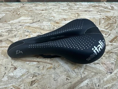 Asiento de sillín negro Selle Italia Lady Ldy Gel Flow bicicleta de carretera carrera para mujer Foto 1 de 4