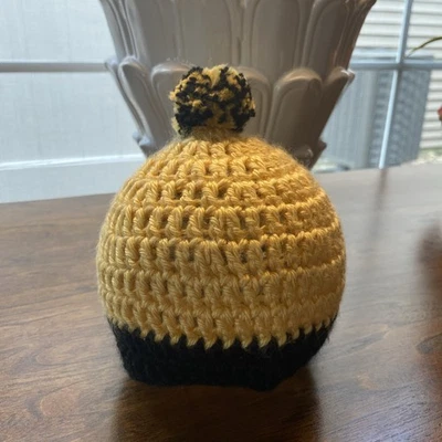 NUEVO GORRO/GORRA INFANTIL BEBÉ DORADO Y NEGRO HECHO A MANO IOWA HAWKEYES FÚTBOL Foto 1 de 4