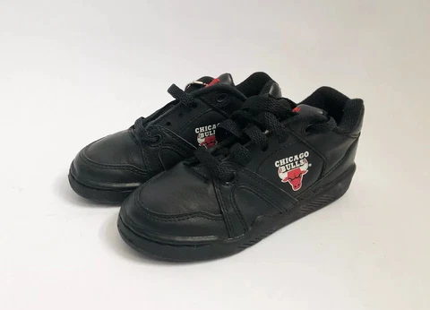 vintage converse chicago bulls sneakers little kids size 12 NOS NIB 90s youth 🏀 Cover