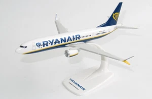 Modelo de avión PPC Ryanair Boeing 737 Max 8 escala 1:100 Snap-Fit PP-RYANAIR100 - Imagen 1 de 8