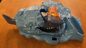 Hot Wheels Ultimate Garage Shark Replacement Part Shark with base- FREE SHIPPING - Picture 1 of 4