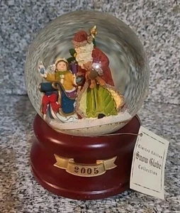 Christmas Scene 2005 Musical Snow Globe Water Globe Limited Edition - Picture 1 of 10