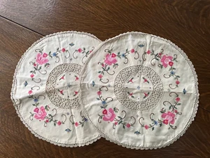 Pair Vintage Off White Appliqué Lace 18" Pillow Covers - Picture 1 of 4