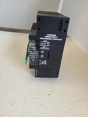 Fuente de alimentación PLC GE FANUC P/N IC693PWR321T SERIE 90-30, 120/240VAC Foto 1 de 4