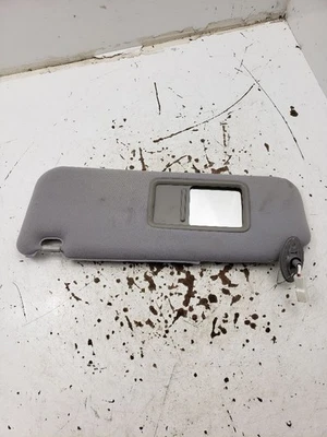 Parasol derecho usado se adapta a: Toyota Prius 2006 iluminado grado derecho A Foto 1 de 4