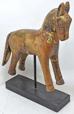 Estatuilla de caballo de madera vintage sobre soporte original antigua pintada a mano Foto 1 de 4