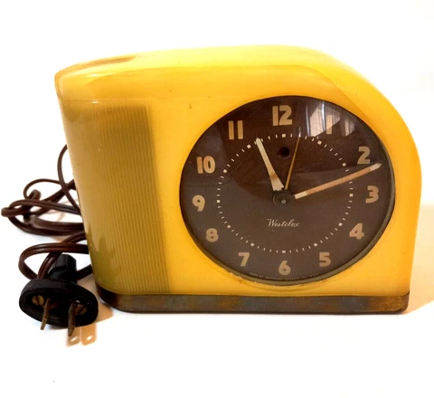 Vintage Westclox Moonbean MCM Yellow Bakelite Flashing Light Noisy Alarm Clock Cover
