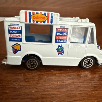 Vintage 2003 Matchbox SUNDAE DRIVER Ice Cream Truck Hero City Die Cast 1:64 - Image 1 of 4