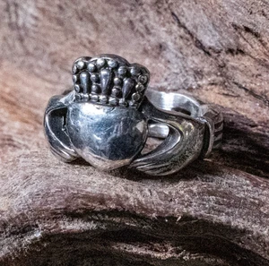 Claddagh Ring 925 sterling silver Irish Celtic Gaelic heart love friendship - Picture 1 of 3