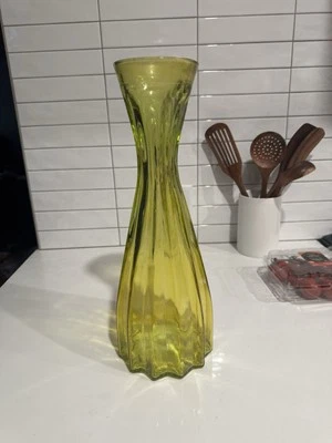 "Enorme jarrón de vidrio reciclado Vidrios San Miguel piso MCM oliva acanalado 15,5"" España" Foto 1 de 2