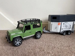 Bruder Land Rover Defender And Horse Box Trailer, 1:16 Scale, 02592, Green.. - Picture 1 of 13