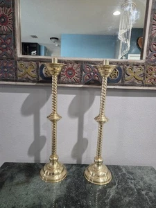 2 candelabros grandes de latón Alter piso 23,5"X6" cada patrón de remolino - Imagen 1 de 11
