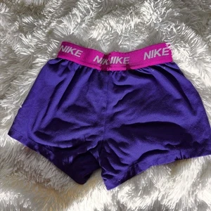 Nike Dri-FIT Purple Shirt size  Medium girls - Picture 1 of 4