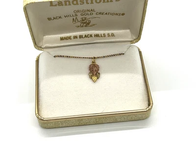 Collar Colgante Landstrom Original Black Hills Oro Para Mujer Tres Hojas 10k Foto 1 de 4