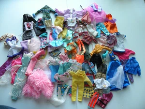 Großes Konvolut Vintage/Neu Barbie Puppenkleidung teilweise selten - Bild 1 von 6