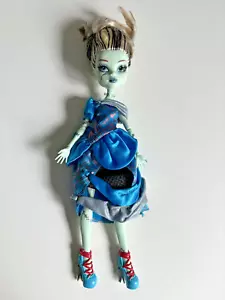 Monster High Doll Frankie Stein Threadarella Scarily Ever After - Picture 1 of 11