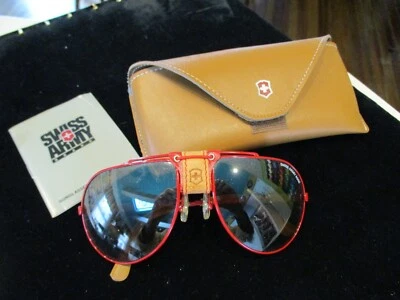 Gafas de sol polarizadas vintage años 80 ejército suizo aviador 4000 rojas ¡con estuche sin usar! Sin precio base Foto 1 de 4