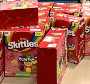 Skittles Fruit Snacks Original 42 bags 33.6 oz total Real Fruit Juice - Picture 1 of 4