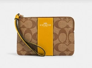 NWT Coach  Corner Zip Wristlet in Signature Canvas in QB/Khaki/Ochre - Picture 1 of 3
