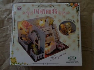 Miniatur Puppenhaus Bausatz Margarita Split Rooms - Bild 1 von 3