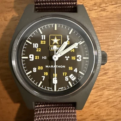 Maratón Ejército de los Estados Unidos Gobierno Uso General Cuarzo Fecha 34 mm Marrón Salvia Foto 1 de 4
