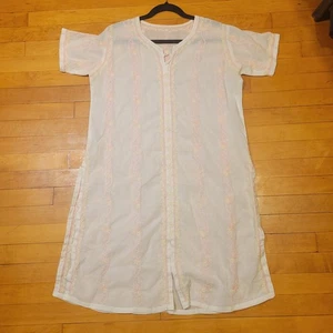 Woman's Kurta Style Tunic Handmade Artesanal White Embroidered Size 18/20 - Picture 1 of 6