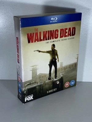 The Walking Dead - Season 3 - Blu-Ray Box Set - 5 Disc - Image 1 of 4