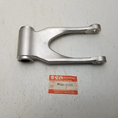 Nuevo de Lote Original 1989-1998 Suzuki RMX 250 Brazo Oscilante Enlace Enlace OEM 62600-27850 Foto 1 de 4