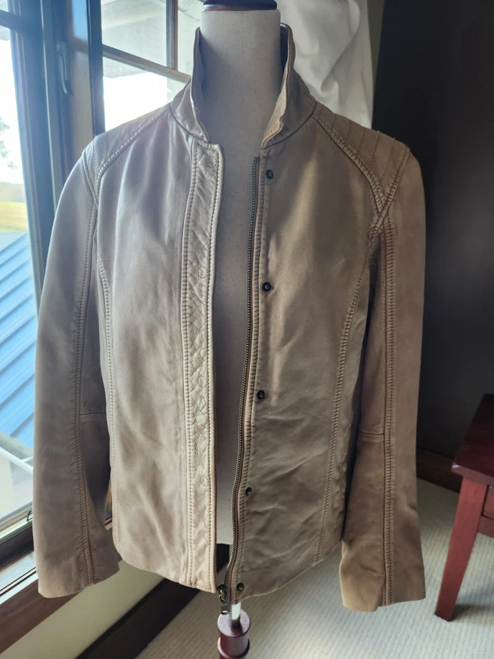 Gamuza Mujer Carbono 2Cobalto Marca M Piel de Cordero Suavemente Usada Excelente Foto 1 de 4