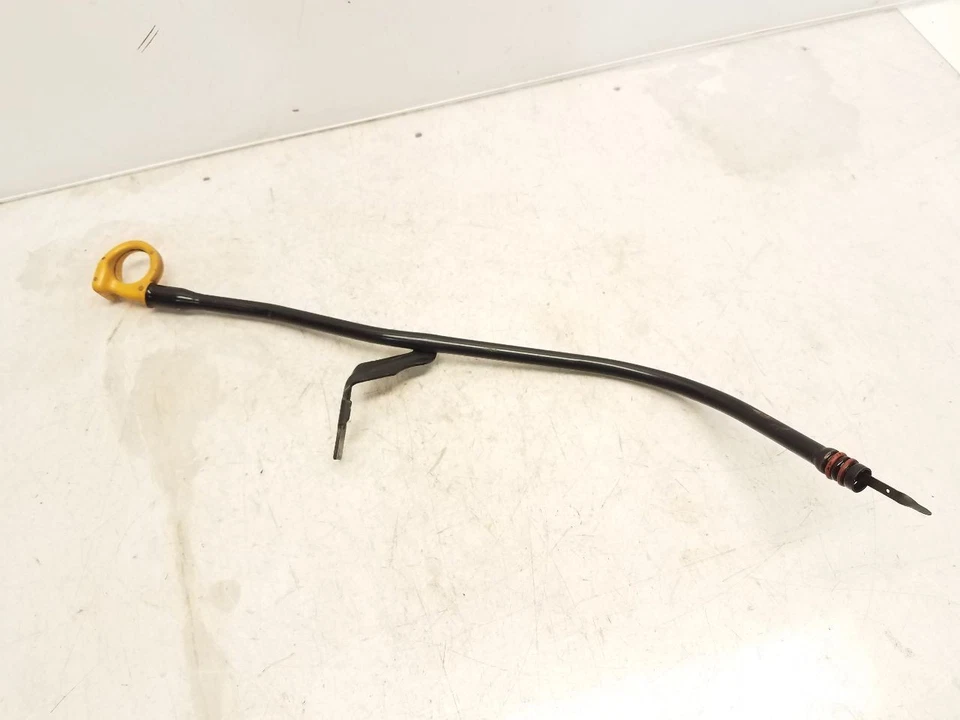 Subaru Impreza 2010 (2,5 L/MT/no turbo) varilla de medición y tubo de aceite de motor Foto 1 de 4