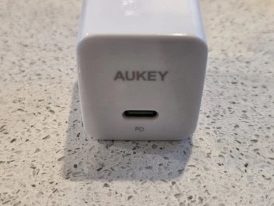 AUKEY 18W USB-C Power Delivery Wall Charger White iPhone Samsung Pixel - Image 1 of 4