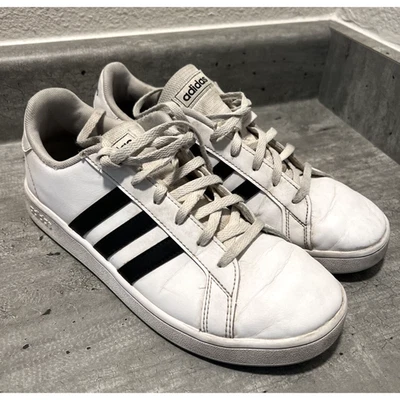 Adidas Court 运动鞋白色/黑色条纹女式 6 码 — 第 1/4 张图片