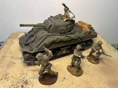 Unimax/Forces of Valor (?) Tanque Sherman EE. UU. + 3x figuras Foto 1 de 4