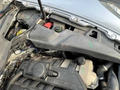 熔断器盒发动机隔层发动机适用于 11-18 PORSCHE CAYENNE 1076161 — 第 1/4 张图片