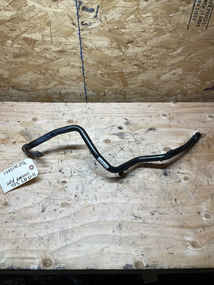 Audi Q7 2011-2015 3,0 L tubo de refrigerante a radiador 4L0121065C Foto 1 de 4