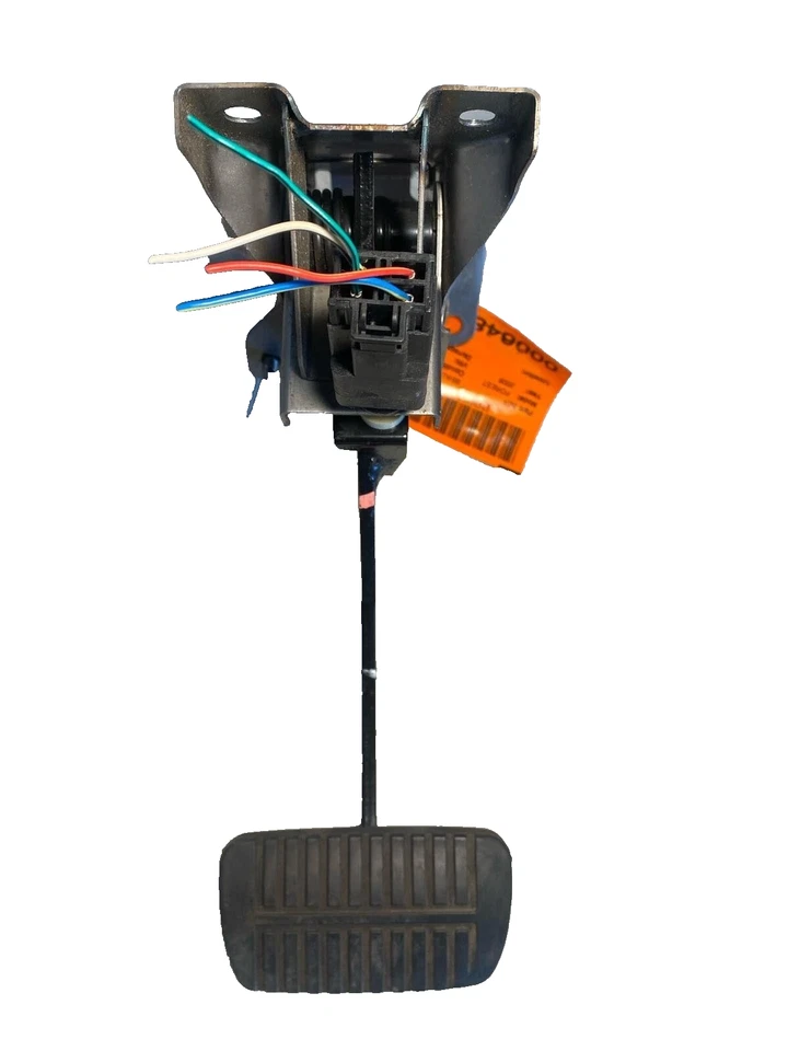 Subaru Forester 2006 utilitario 2,5 L AT transmisión automática pedal de freno fabricante de equipos originales Foto 1 de 4