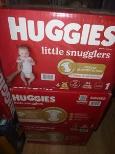 Pañales Huggies talla 1, pequeños acurrucados (hasta 14 libras), ¡caja de 84 quilates! - Imagen 1 de 2