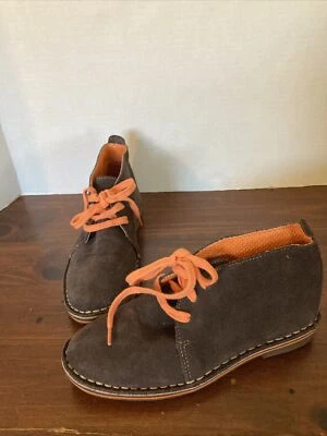 BOTAS DE GAMUZA MARRÓN 1 Naranja COLE HAAN BOYS Nike Air Paul Chukka Foto 1 de 4