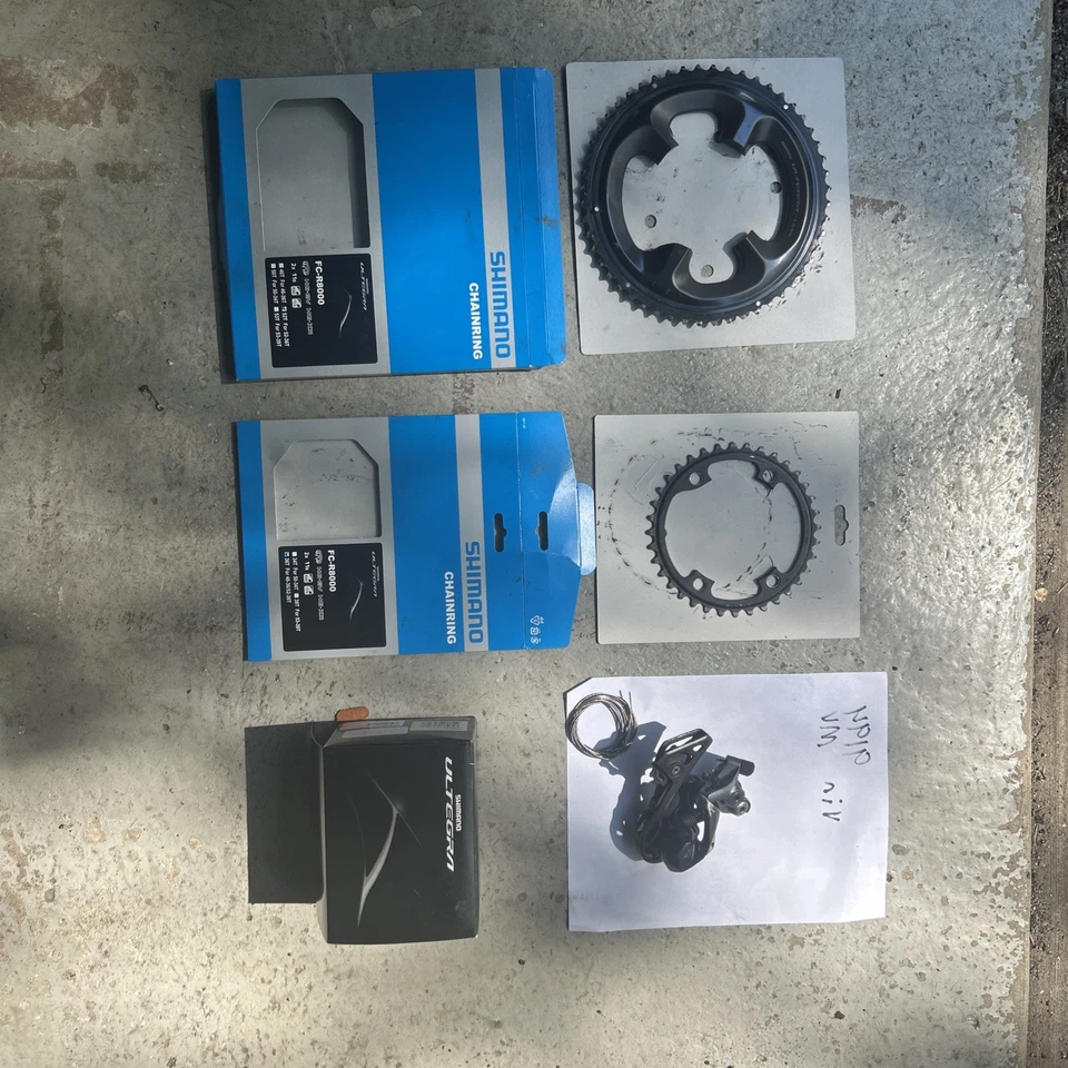 Shimano Ultegra R8000 groupset - parțial 11 S Chainrings & Derailleur - Image 1 of 4