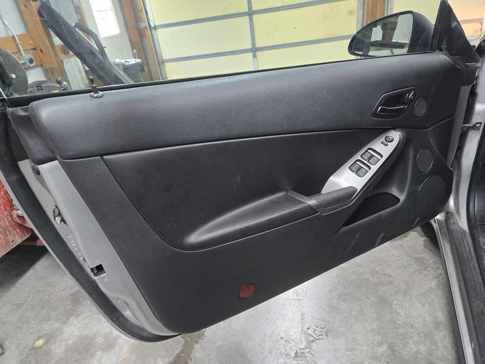 2006 - 2009 PONTIAC G6 DRIVER DOOR TRIM PANEL *2 DOOR* *BLACK* OEM 15213212 - Image 1 of 1