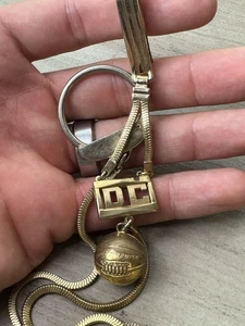 Vintage Basketball Charm Pendant Clip Most Improved DC Golden  - Imagen 1 de 7