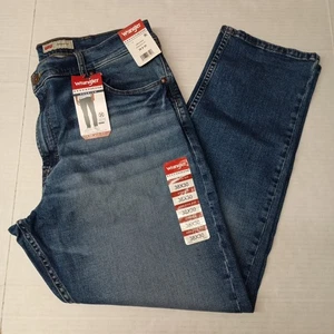 Wrangler Athletic Fit Stretch Jeans Men's Size 38x30 Blue Relaxed Seat - Picture 1 of 7