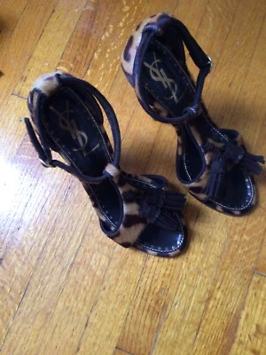 Sandalias con correa en T Yves Saint Laurent Rive Gauche Ponyhair Foto 1 de 4