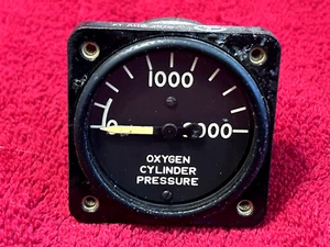 US GAUGE 2 1/4" OXYGEN CYLINDER PRESSURE INDICATOR PN AW-1 7/8-27-E5 - Picture 1 of 7
