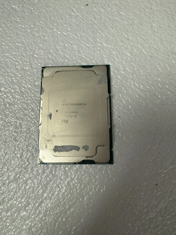 CPU Intel Confidential QU99 XEON GOLD 6336Y ES 2,2 GHz 24 núcleos Foto 1 de 1