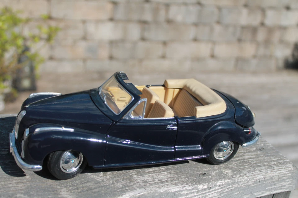 Maisto- BMW 502 ( 1955) - Modellauto - 1/18 - Oldtimer - Cabrio -  Classic Car - Bild 1 von 4