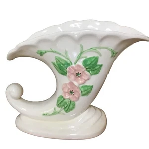 VINTAGE HULL ART POTTERY CORNUCOPIA WILDFLOWER VASE 7x8.5 - Picture 1 of 7